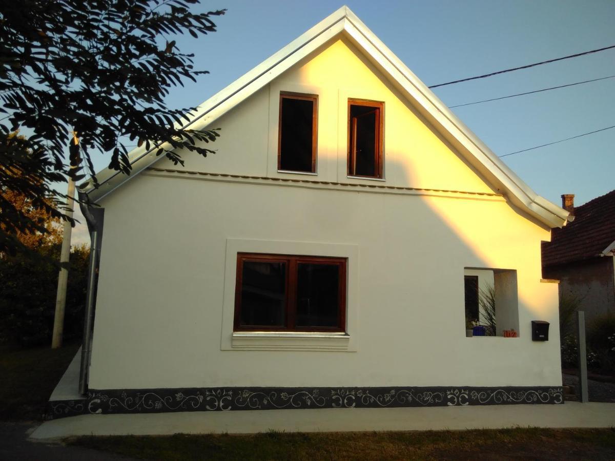 Апартаменты House Of Lovra Knezevi Vinogradi Экстерьер фото